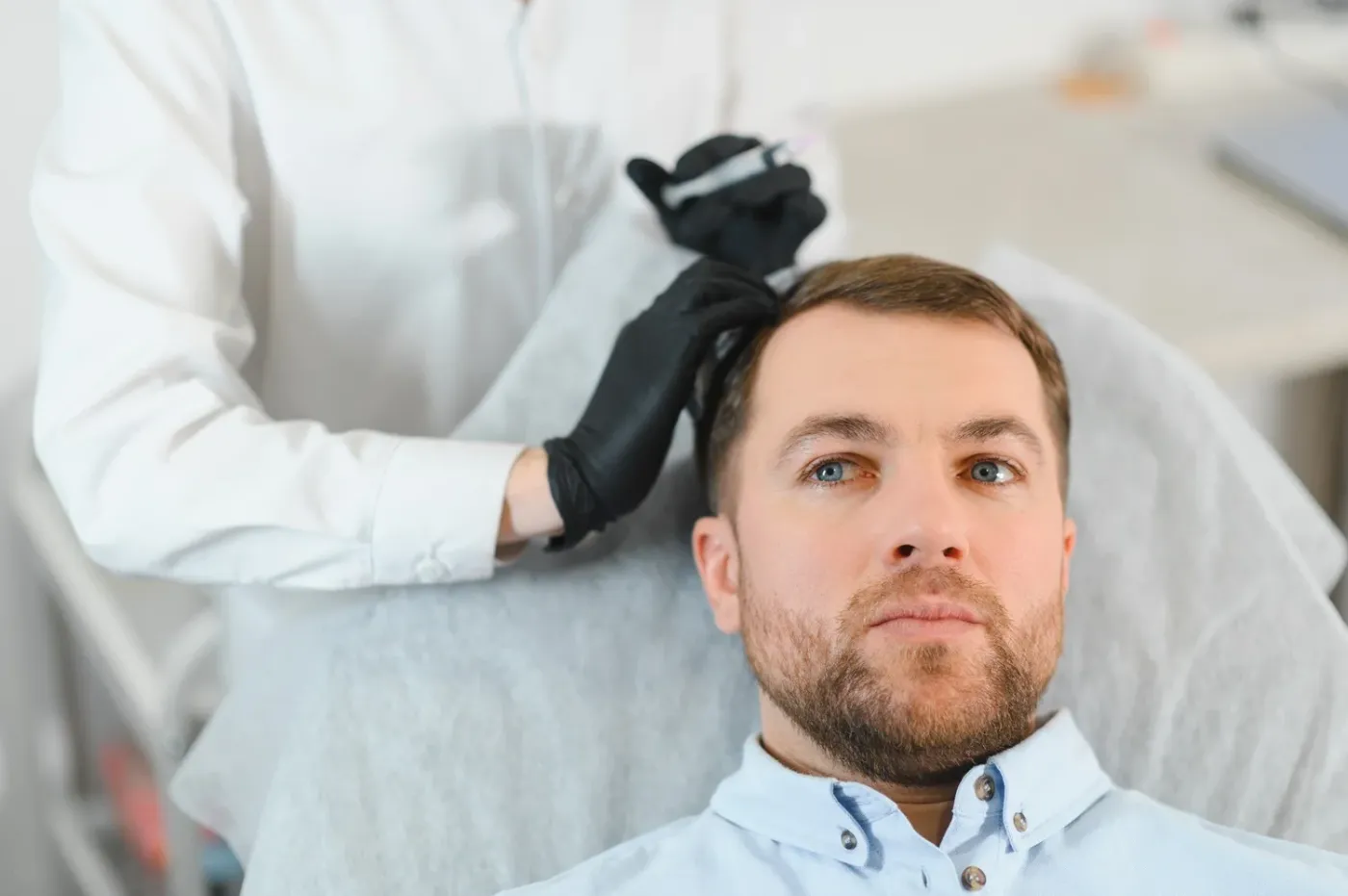 Implante pelo hombre: naturalidad, densidad y el cambio que sí se nota