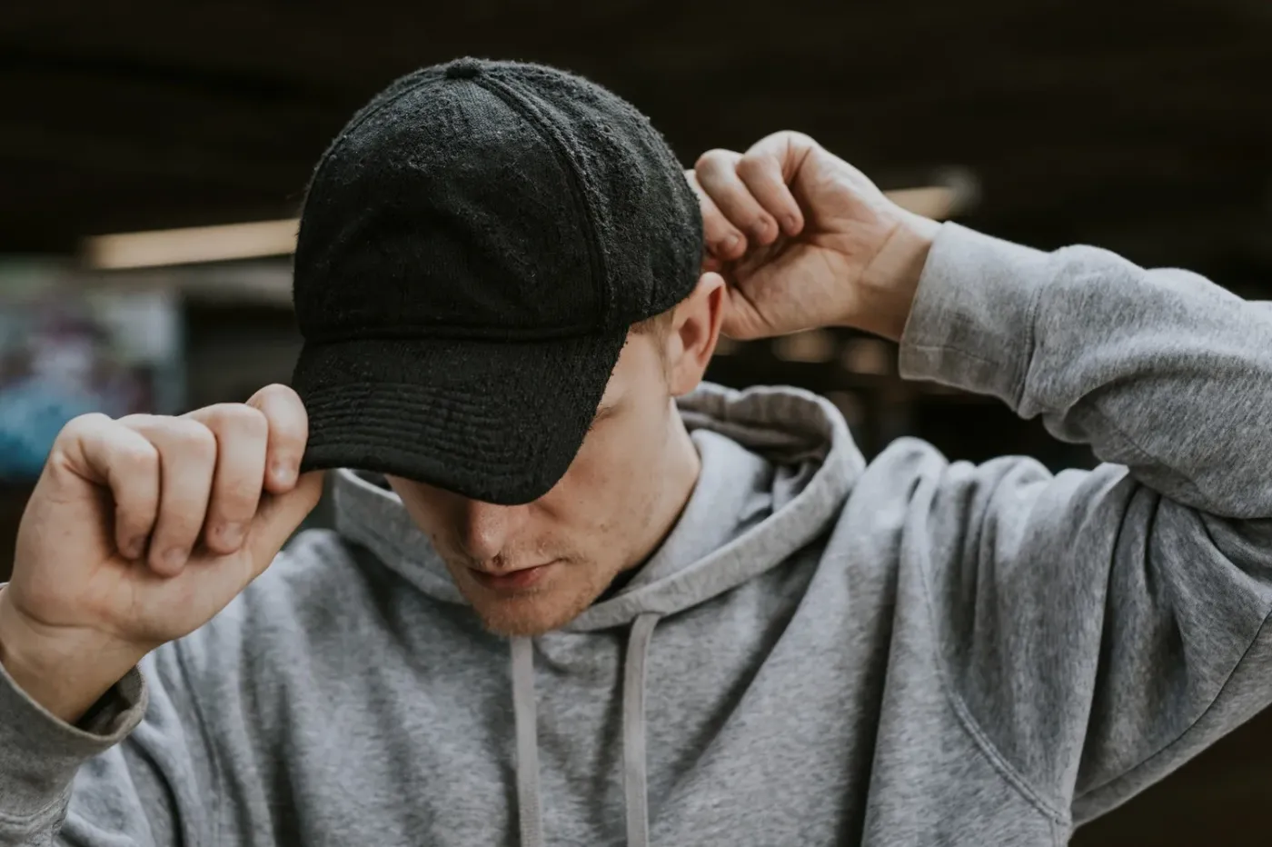 ¿Cuándo puedo ponerme gorra después de un injerto capilar? Consejos para proteger los folículos tras la cirugía